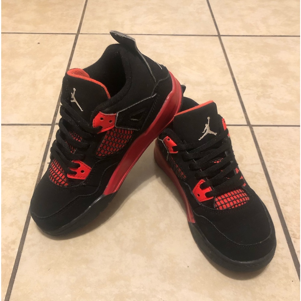 🔥Jordan 4 Red Thunder🔥 Good condition